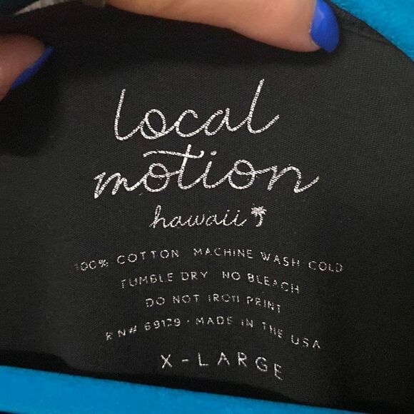 Local motion women black screen tee- Adventures & Paradise - size XL - Picture 3 of 5